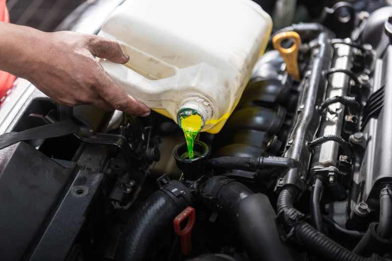 liquido radiatore e liquido raffreddamento Liquido di raffreddamento motore: a cosa serve e cosa fare c'è la spia main image 0