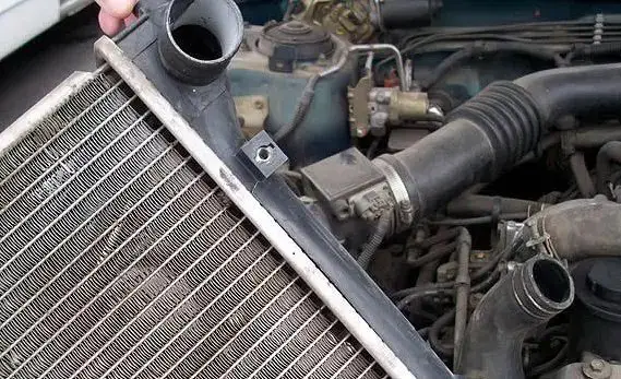 Sintomi radiatore auto inefficiente: Cosa notare subito